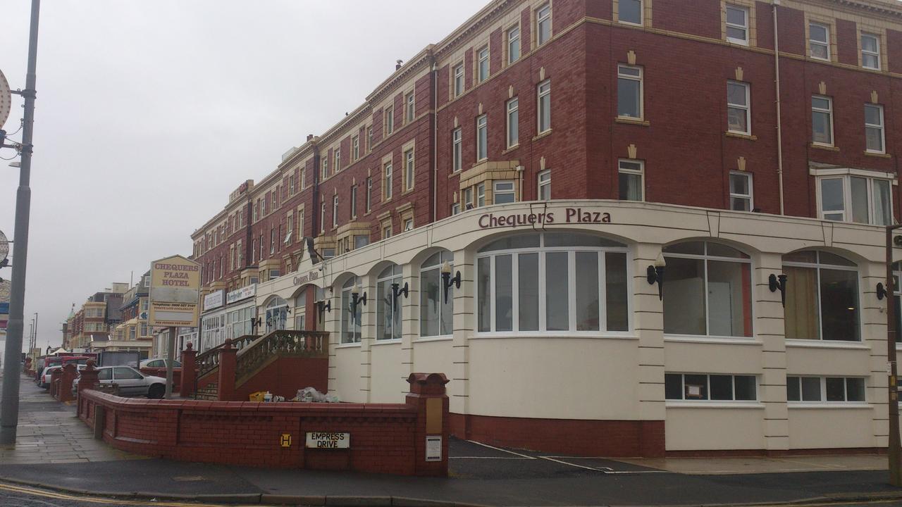 Chequers Plaza Hotel Blackpool Exterior foto